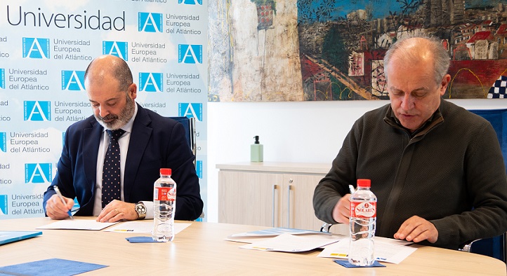 firma del convenio marco entre la Universidad Europea del Atlántico y la Fundación Gustavo Bueno, en Santander, el martes 5 de abril de 2022 foto